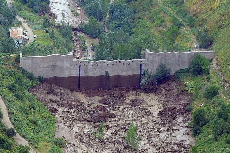 Предположительный объем сошедшей воды составляет более 20 тыс. куб.