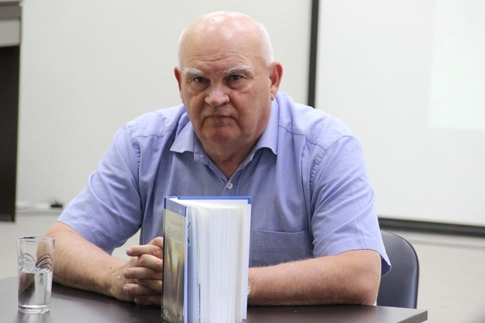 Александр Лапин.