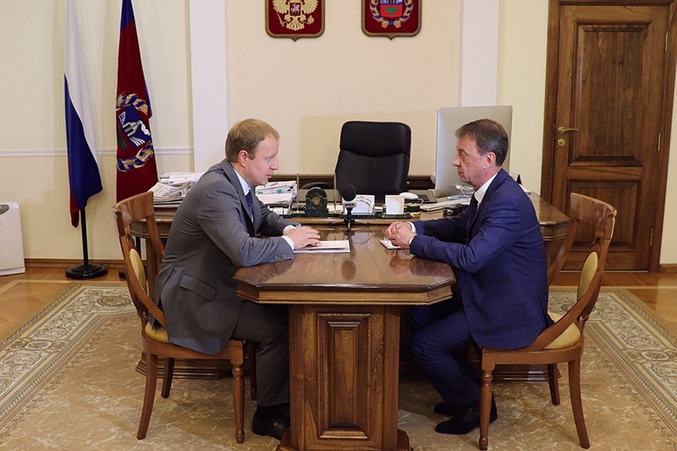 Виктор Томенко и Вячеслав Франк (справа)