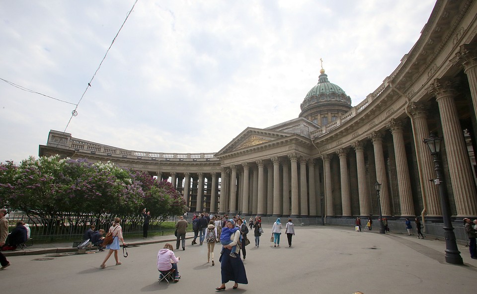 В Петербурге спустя 12 лет открыли вход в Казанский сквер со стороны Невского проспекта