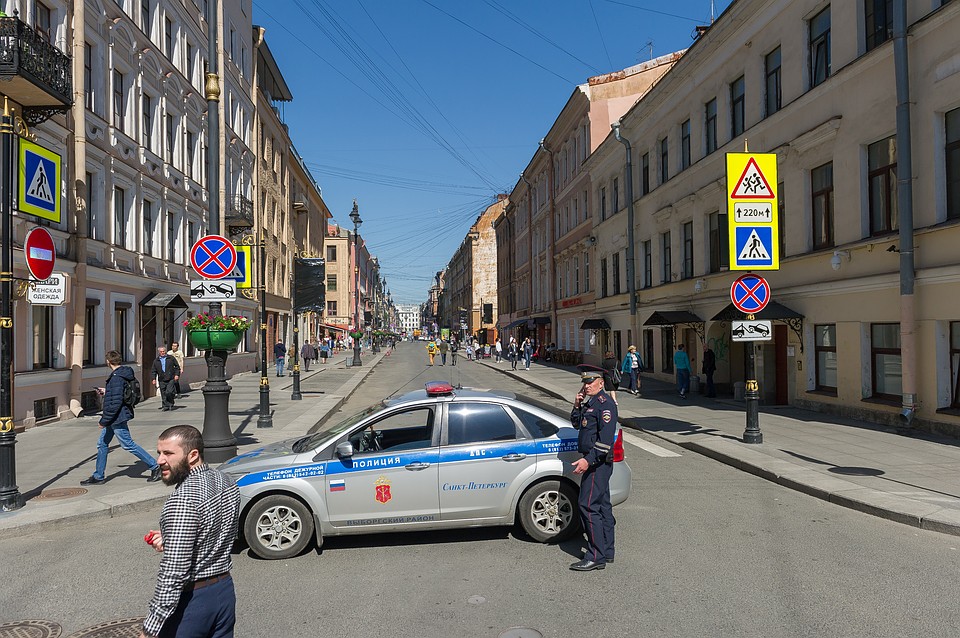 В ближайшее время, с подачи жителей, по улице расставят деревья в высоких кадках.