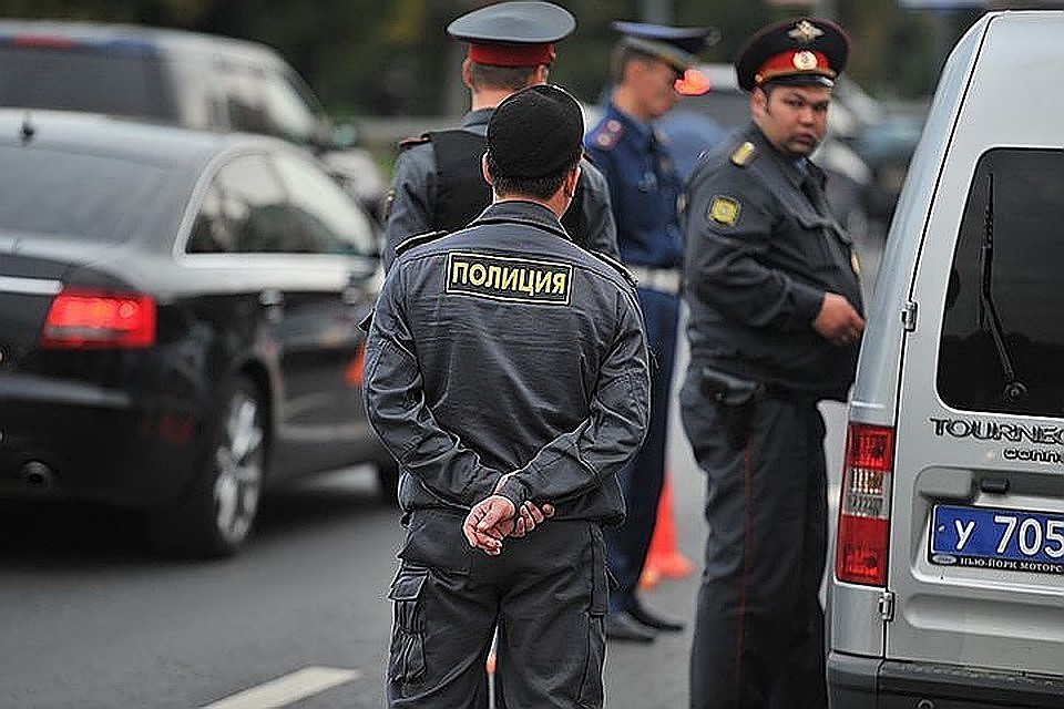 В Москве полиция взяла штурмом чайхану, где забаррикадировалась бизнес-вумэн с детьми