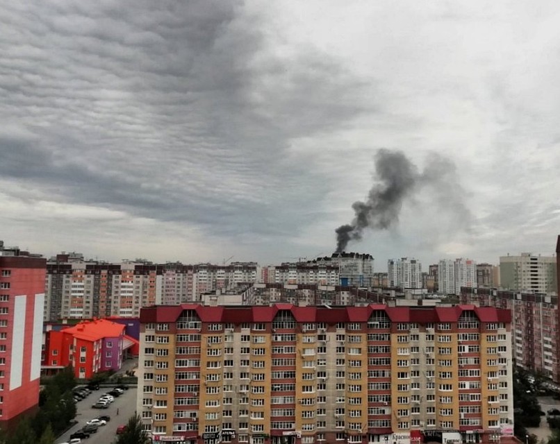 Тюменцев напугал пожар на Червишеском тракте. Фото - Екатерина Балашова.