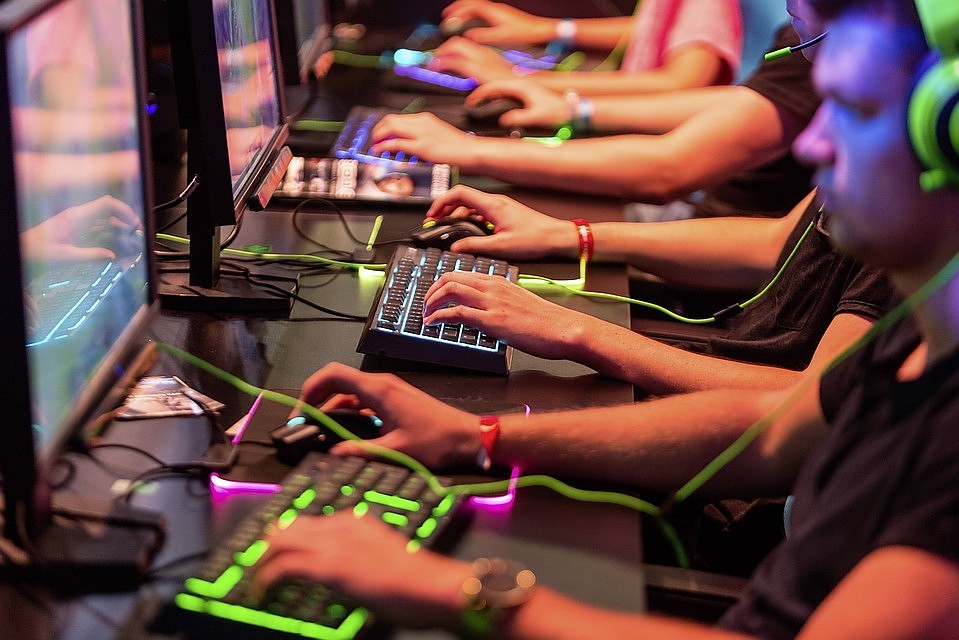 В российских школах предложили ввести уроки по Dota 2 и Minecraft