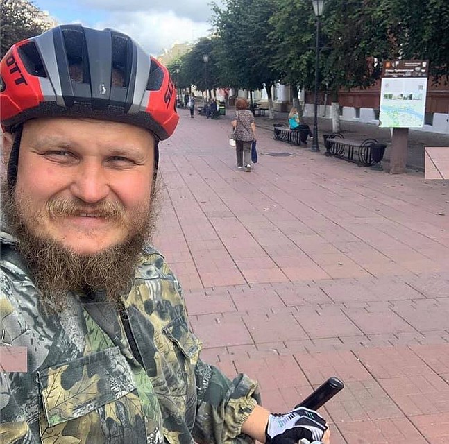 Олег Сирота не только педали крутит, но и ведет дневник велопутешественника. Фото: facebook.com/sirotaoleg