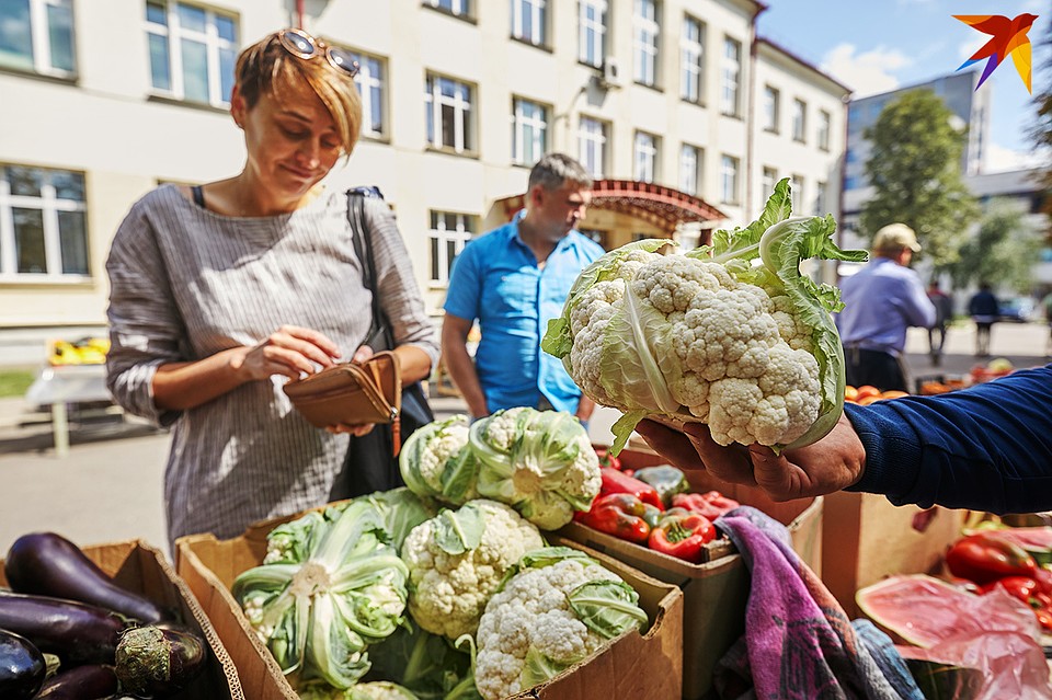 Продукты на ярмарке иногда выходят дешевле, чем на рынке.