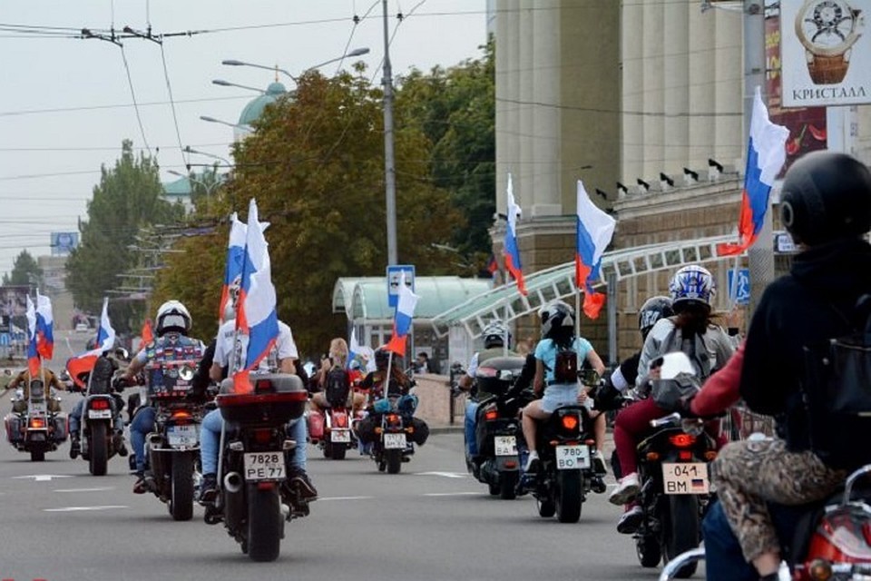 22 августа РФ отмечает День Государственного флага с 1994 года. Фото: dan-news.info