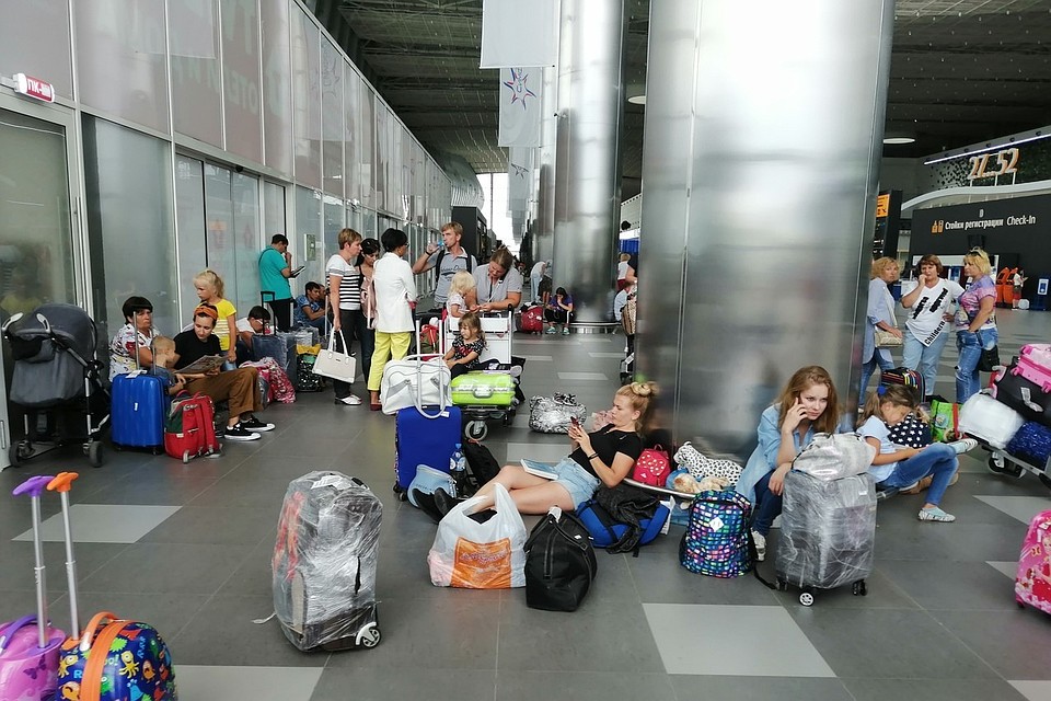 Одни туристы на полуостров прилетают на самолетах, а другие добираются на автотранспорте.