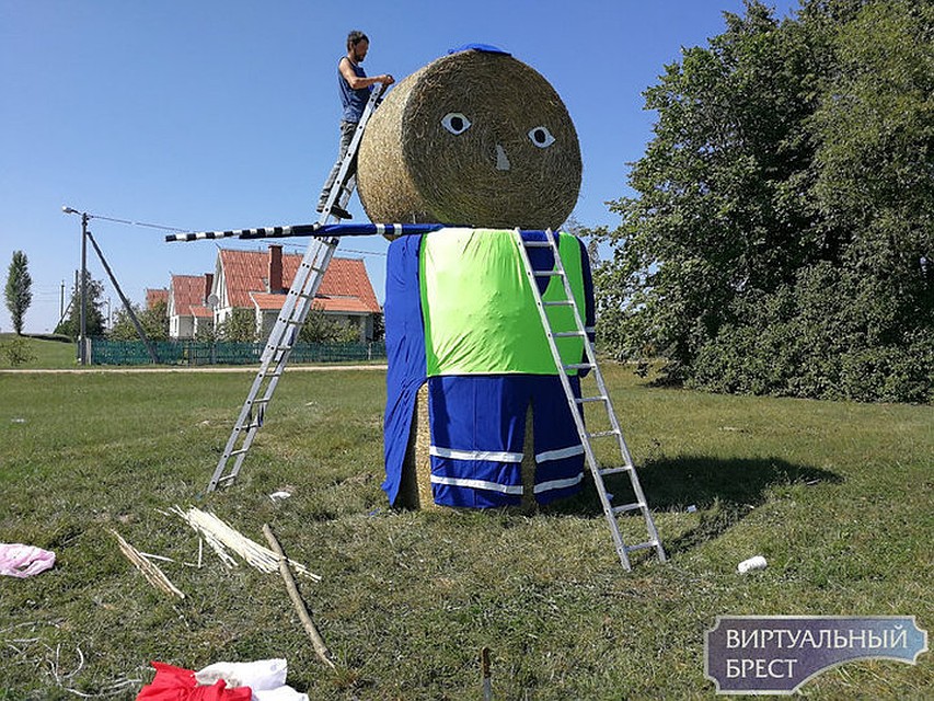 Скульптура появилась в агрогородке Большая Турна Каменецкого района. Фото: "Виртуальный Брест"