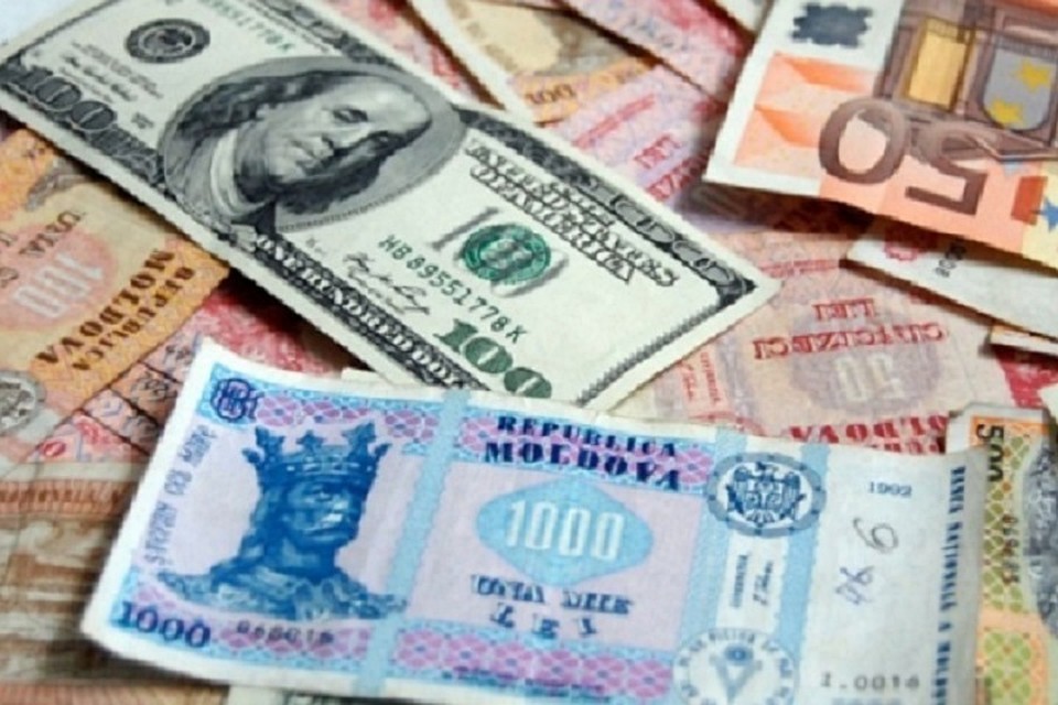 Одного взгляда на банкноты, чтобы определить, фальшивые они или нет, недостаточно. Фото: politia.md