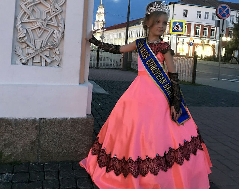 Кристину Орлянскую из рыбинска признали самой красивой девочкой Европы. Фото: из личного архива семьи.