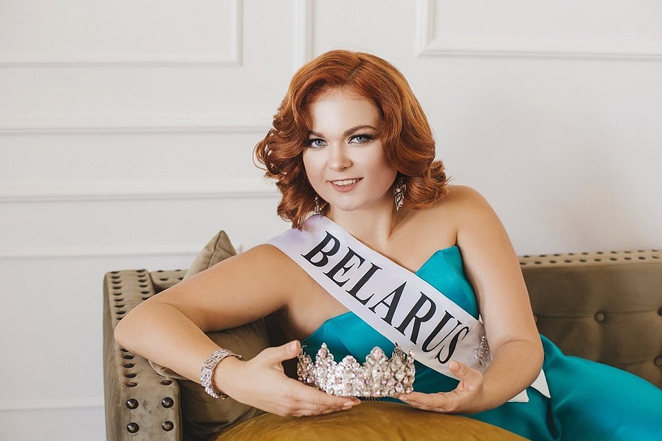 Модель plus size Евгения Тюленева приглашает пышных девушек на кастинг. Фото: личный архив.