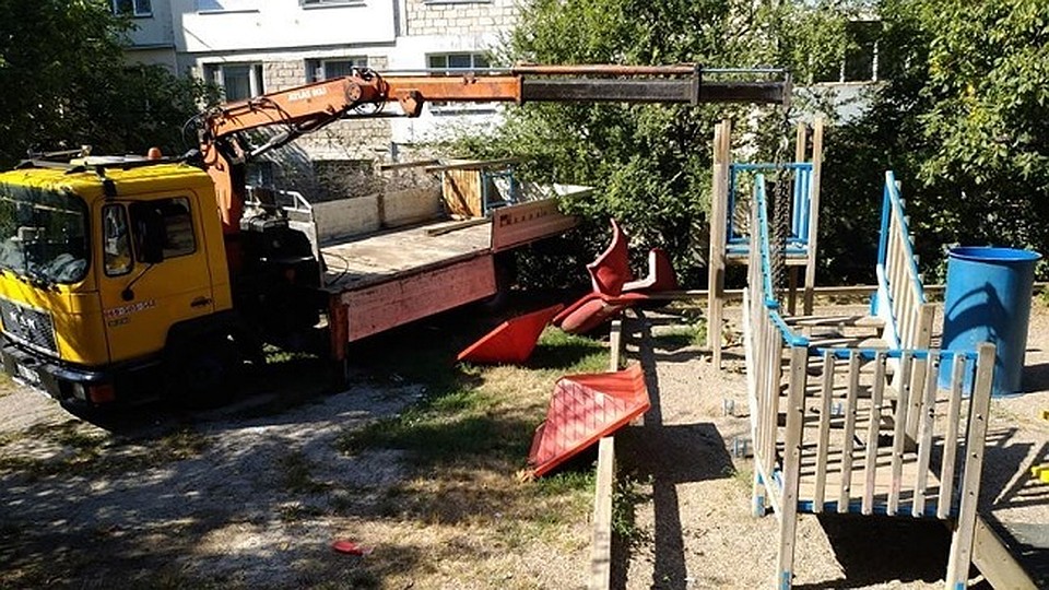На этой неделе на Рышкановке снесли детскую площадку.