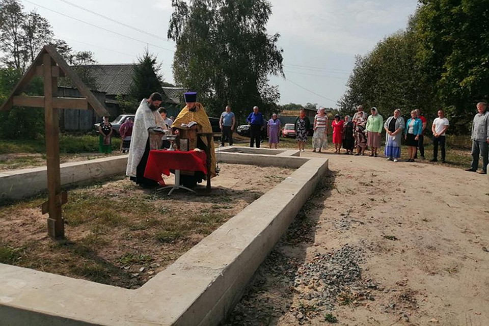 На молебне присутствовали представители администрации, епархии и жители села.