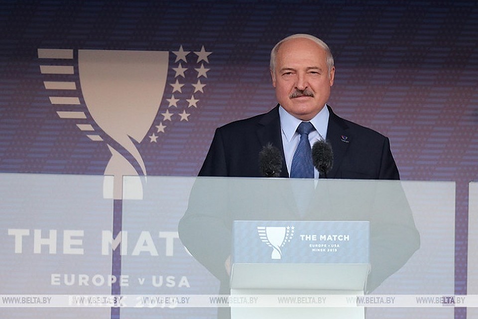 Президент Беларуси выступил на открытии матча на стадионе Динамо. Фото: belta.by.