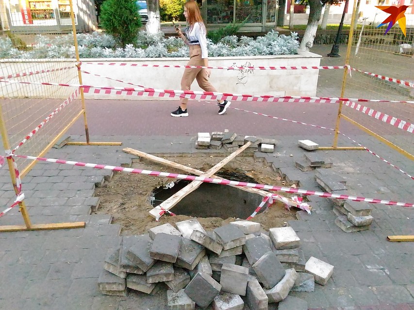 Осторожнее при прогулке по главной пешеходной улице города!