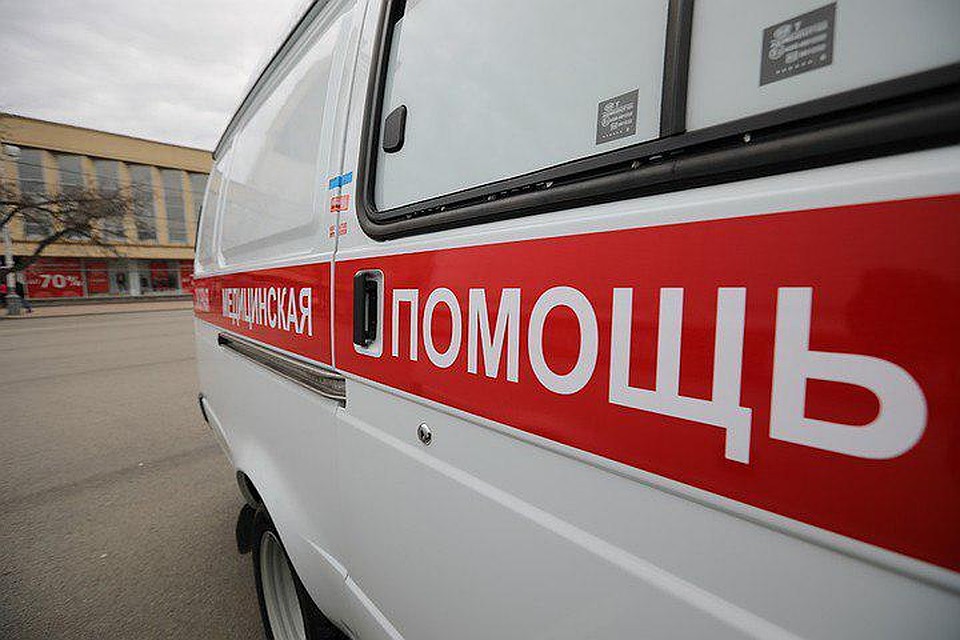 В Петербурге двухлетний малыш выпал из окна, облокотившись на москитную сетку