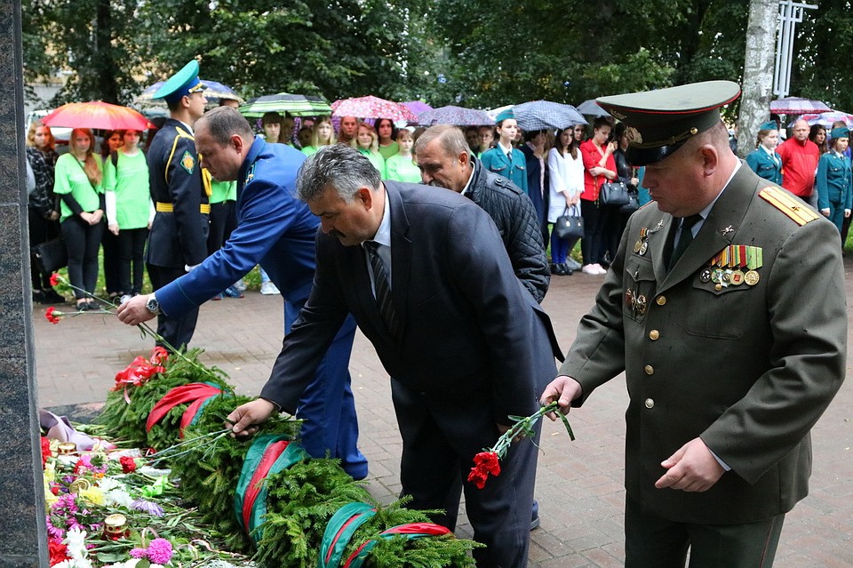 Участники митинга почтут память жертв Великой Отечественной войны минутой молчания, возложением цветов к памятнику и запуском воздушных шаров.