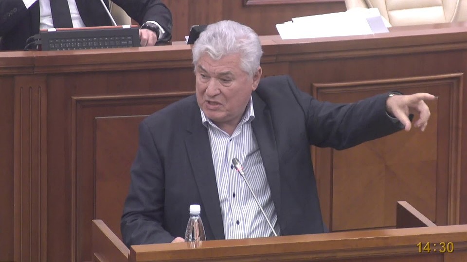 Кого пытается привести в парламент Воронин?