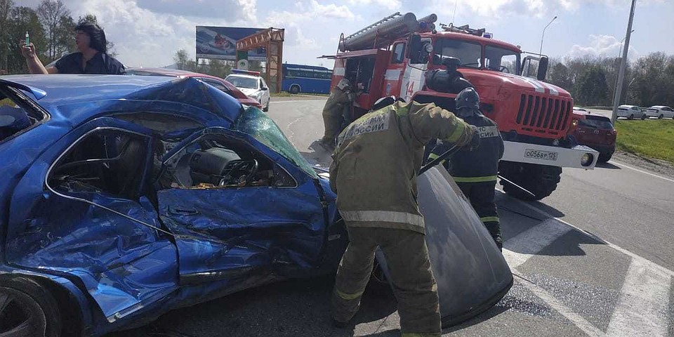 Жуткая авария в пригороде Владивостока - двое пострадавших