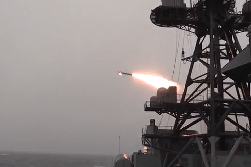 Появилось видео стрельб противолодочного корабля из «Кинжалов»