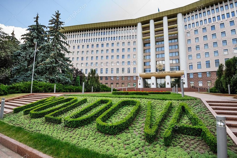 Кто хочет поработать в парламенте?