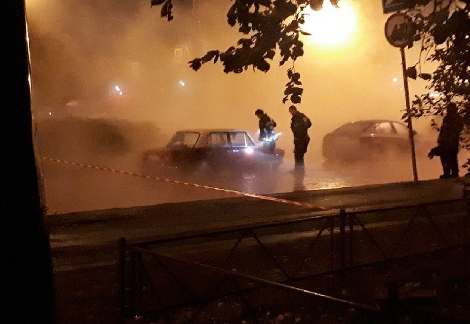 Утром владельцев авто ждет "мокрый" сюрприз. Фото: vk.com/spb_today