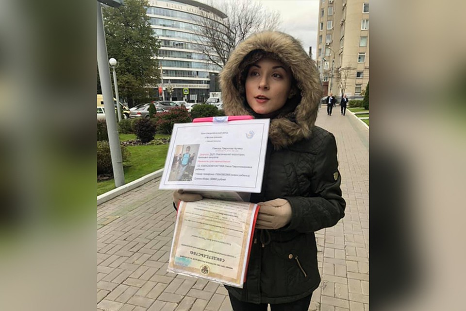 Блогер Ольга Марк вызвала полицию, чтобы та разобралась с мошенницей.