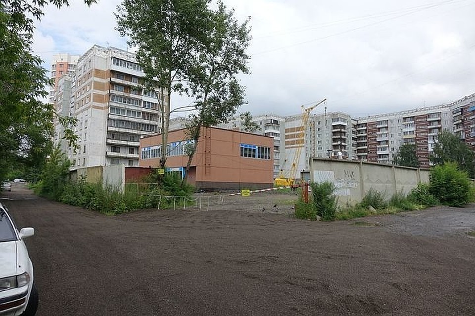 В Новокузнецке с автоматами защищают стройку от местных жителей