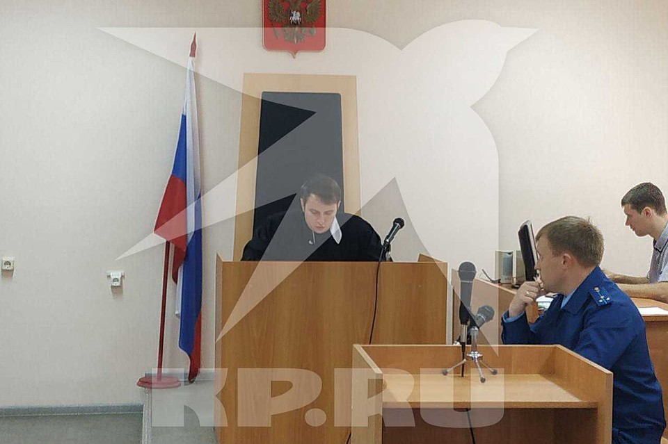 В Вольске отправили за решетку двух обвиняемых в убийстве на кладбище