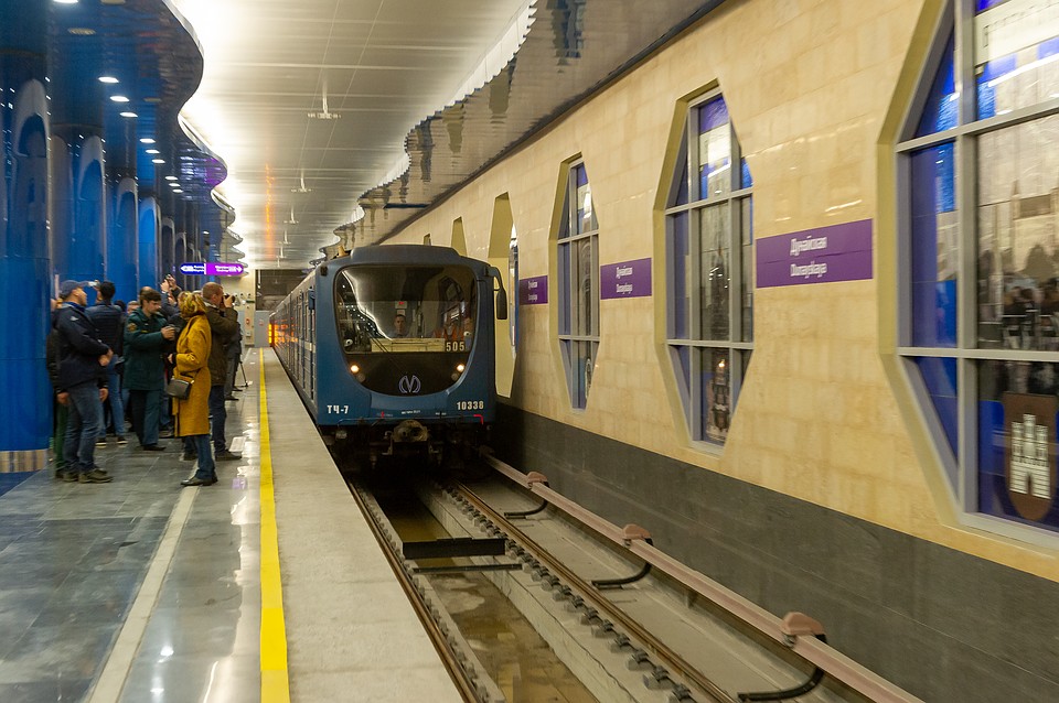 Петербургский метрополитен объяснил причину потопа на станции метро "Дунайская" в день открытия