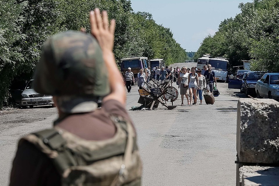 Боевики «Азова» перед отводом войск заняли село вблизи Донбасса