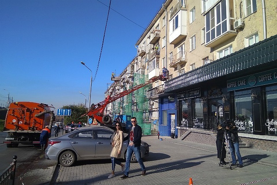 На Ленинградской площади работа кипит.