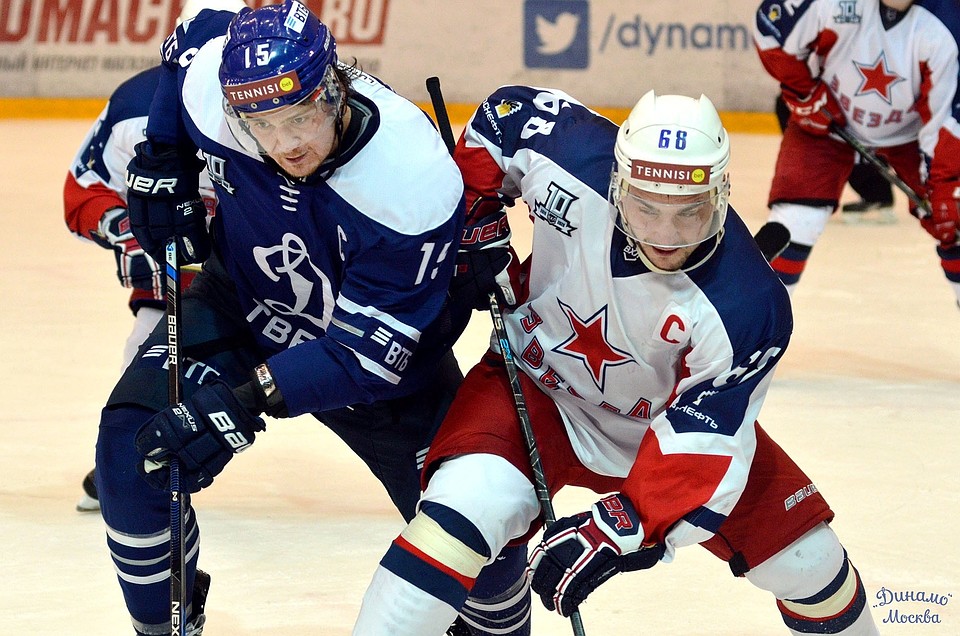 "Динамо" уступило столичной "Звезде" со счетом 1:2 Фото: vhl.dynamo.ru