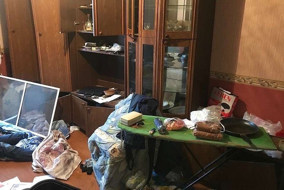 Мужчина и женщина напали на своего товарища, убили, а затем сбежали, инсценировав все как ограбление. Фото: СКР по Свердловской области