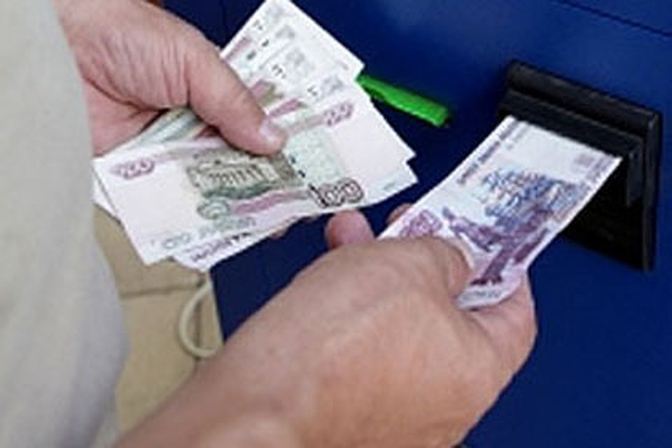 Доверчивая пенсионерка поверила мошенникам и сама перечислила им деньги.