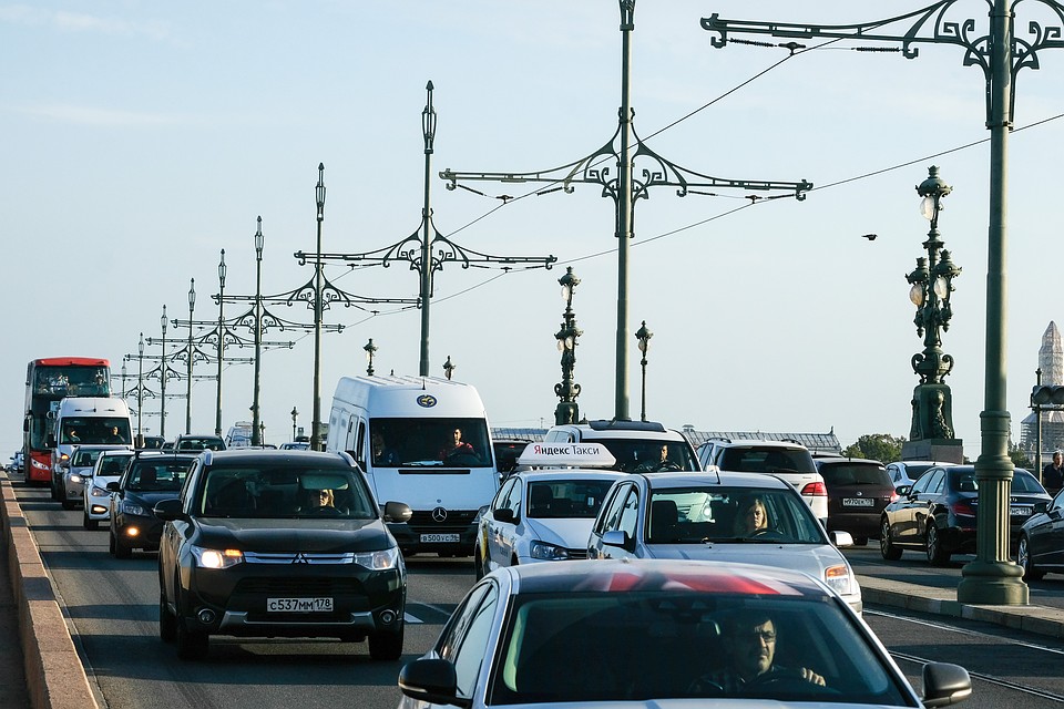 «Авторадио Санкт-Петербург» отпразднует День автомобилиста концертом в ТРЦ "Охта Молл"