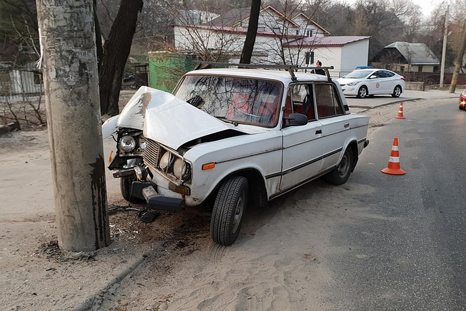 В Луганске нетрезвый водитель пострадал сам и оставил без света более 2000 человек. Фото: https://xxiveklnr.su