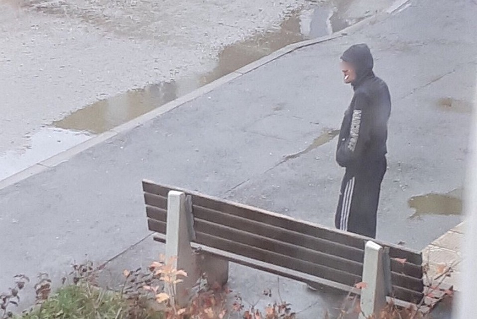 Подозрительный мужчина напугал родителей в Южном городе