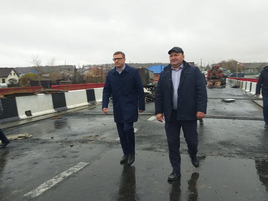 Мост откроют к 25 октября. Он станет шире на 1.5 метра.