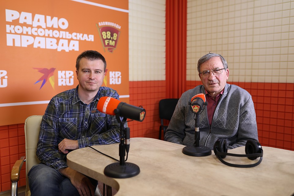 Фото: главный редактор «Комсомольской правды» на Северном Кавказе» Роман Лаврухин и известный ставропольский журналист Александр Емцов