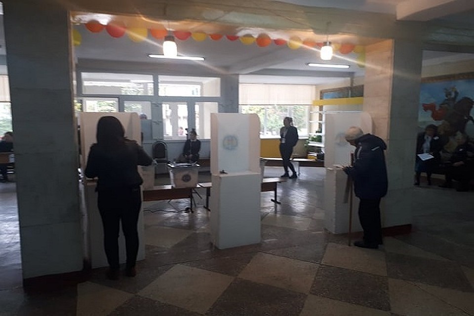 Явка составляет 27%.