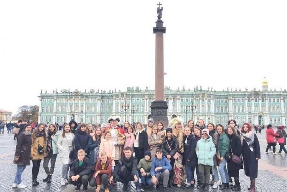 Школьники из Нижневартовска побывали в Санкт-Петербурге. Фото с сайта администрации города Ханты-Мансийск
