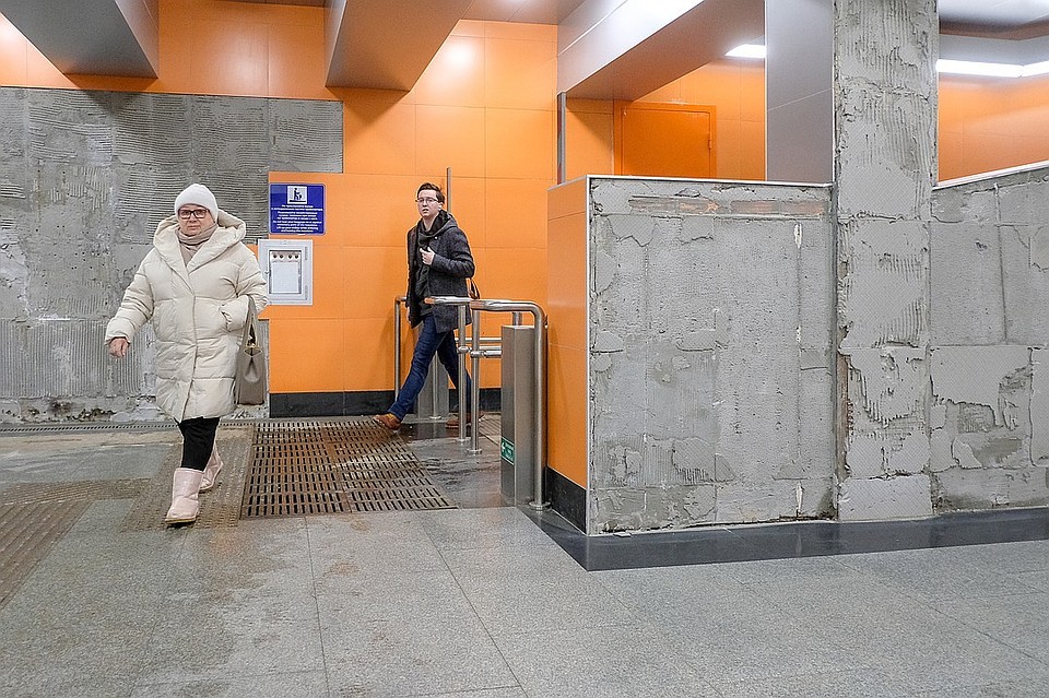 На "Беговой" наконец-то прилепят плитку на стены.