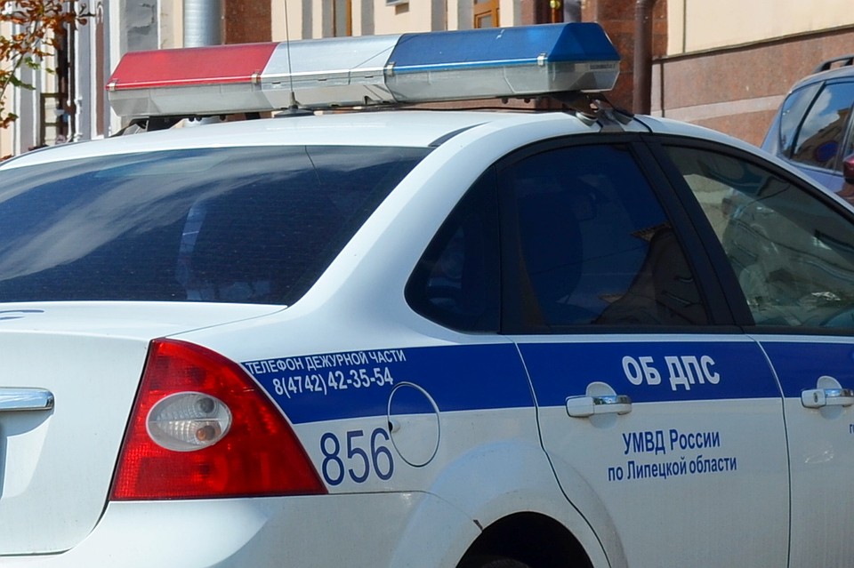 Под Липецком "ВАЗ" врезался в столб: водитель погиб на месте