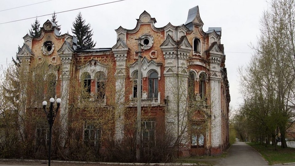 Старинное здание