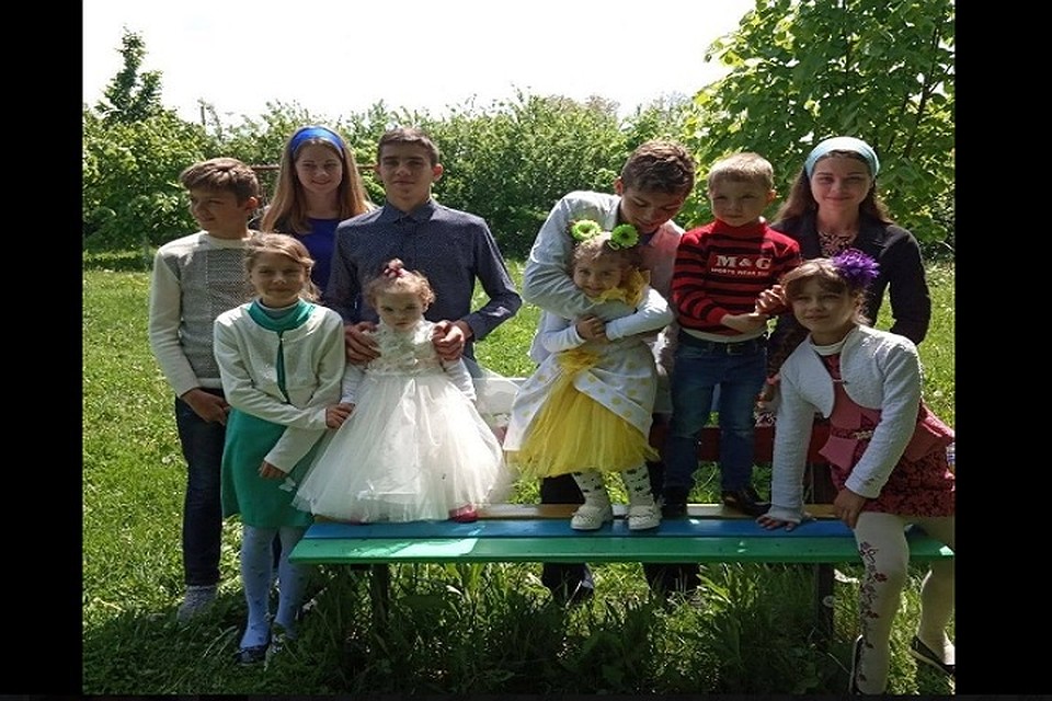 Пришлось продать корову, значит, детям не будет хватать молока (Фото: соцсети).