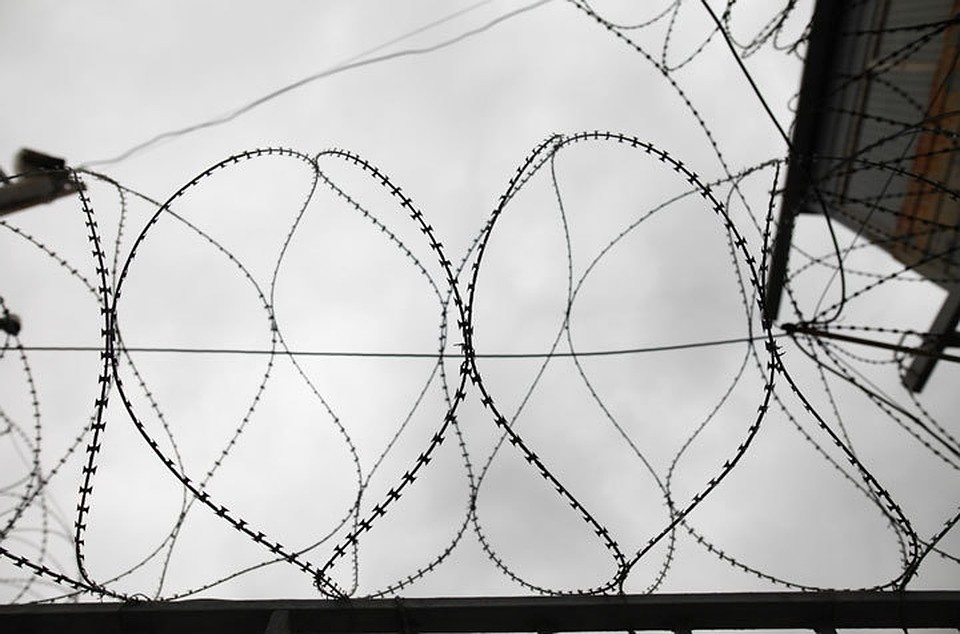 В отличие от других исправительных учреждений в колонии-поселения режим намного мягче.