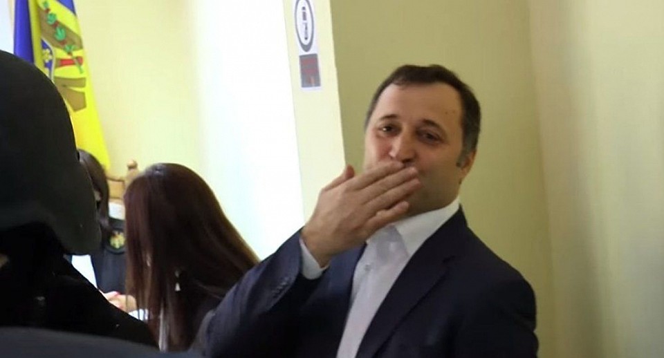 Филат проголосовал в тюрьме.