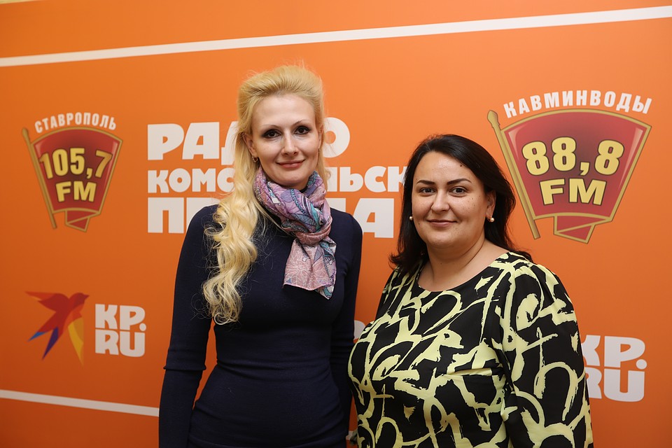 Профессор, заведующая кафедрой финансового менеджмента и банковского дела СтГАУ Юлия Склярова и доцент кафедры финансового менеджмента и банковского дела СтГАУ Елена Лапина